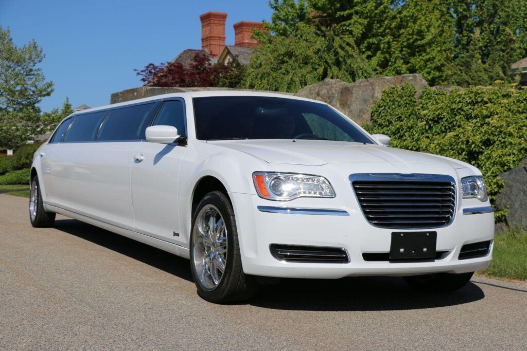 Limousine Service in Singapore Making Your Prom Night Unforgettable with a Chauffeur